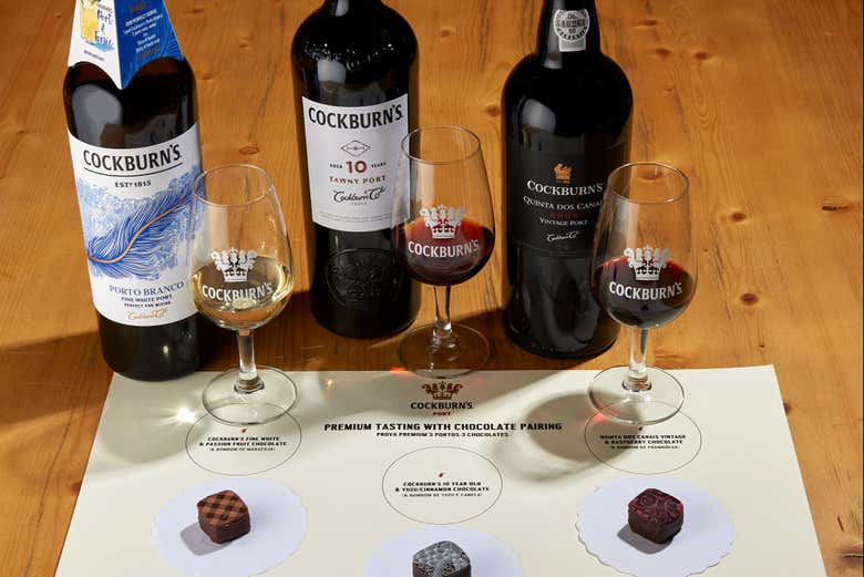 Degustação de vinhos na adega Cockburn's