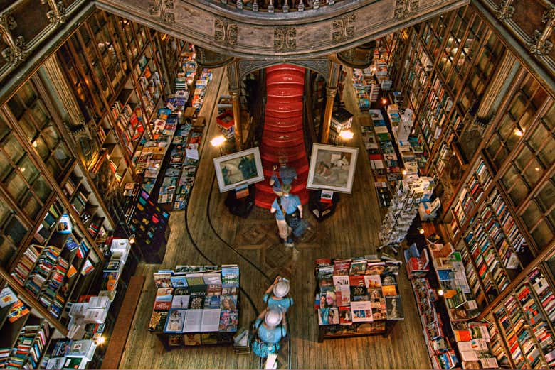Interior da livraria Lello