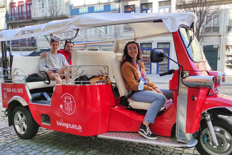 Tour de tuk tuk pelo Porto